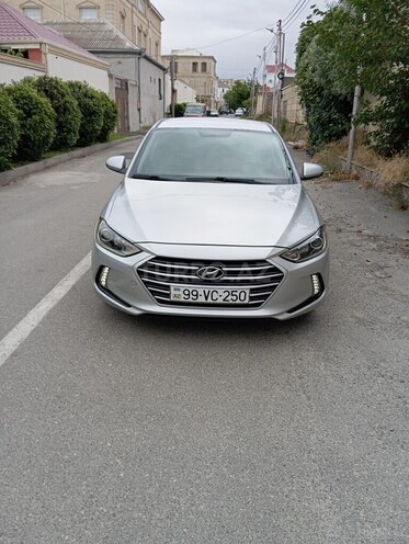 Hyundai Elantra-2