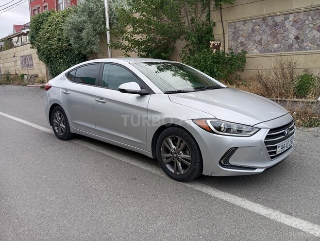 Hyundai Elantra-1