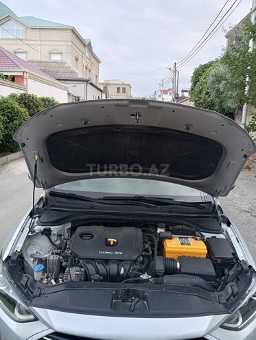 Hyundai Elantra-18