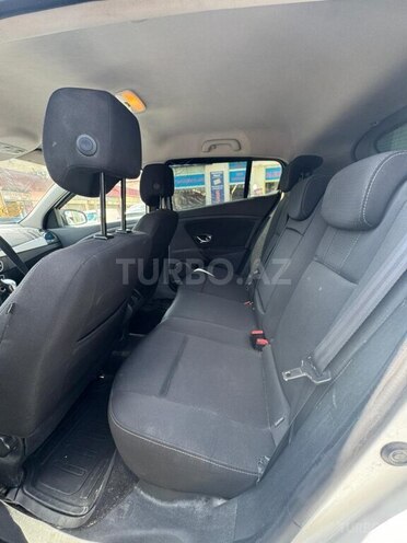 Renault Megane-5