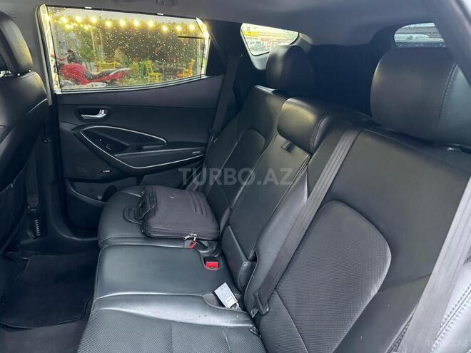 Hyundai Santa Fe-12
