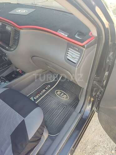 Kia Rio-12