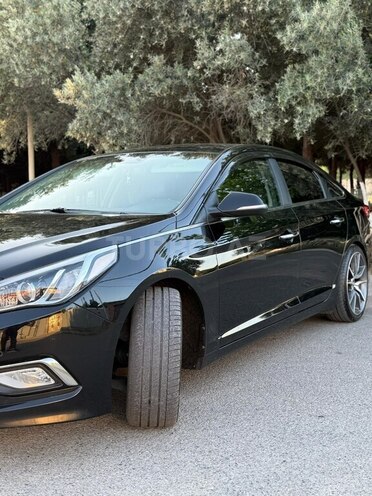 Hyundai Sonata-11
