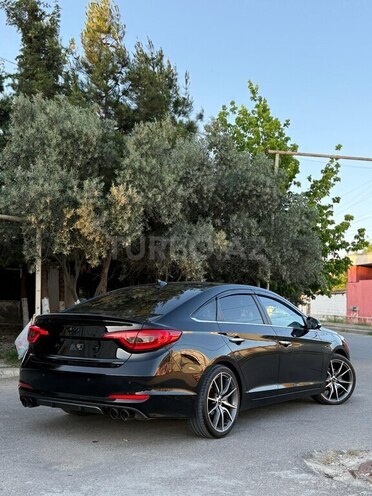 Hyundai Sonata-16