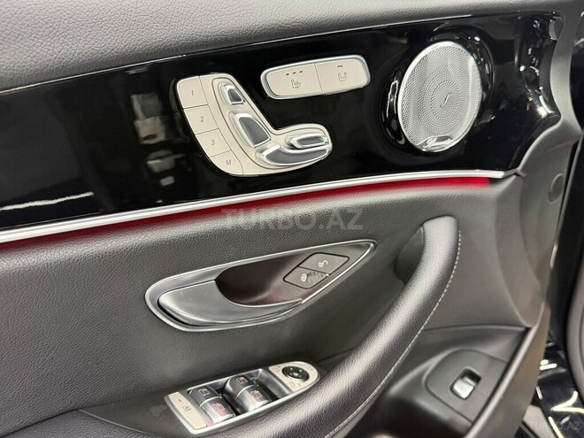 Mercedes E 350-11