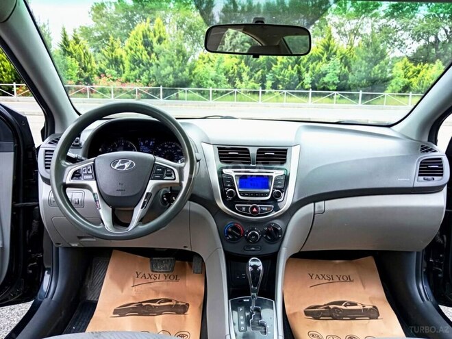 Hyundai Accent-5