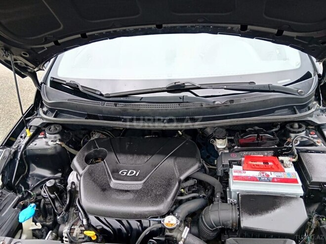 Hyundai Accent-6