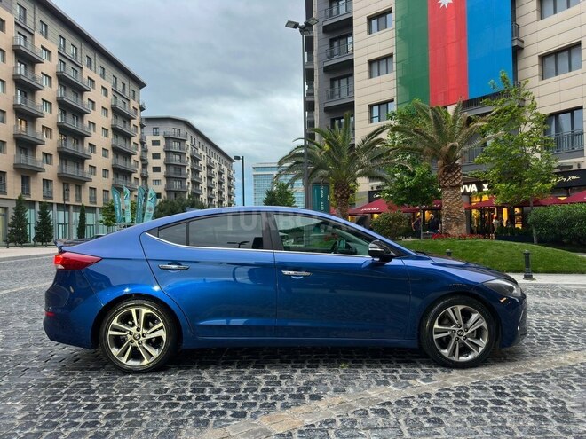 Hyundai Elantra-5