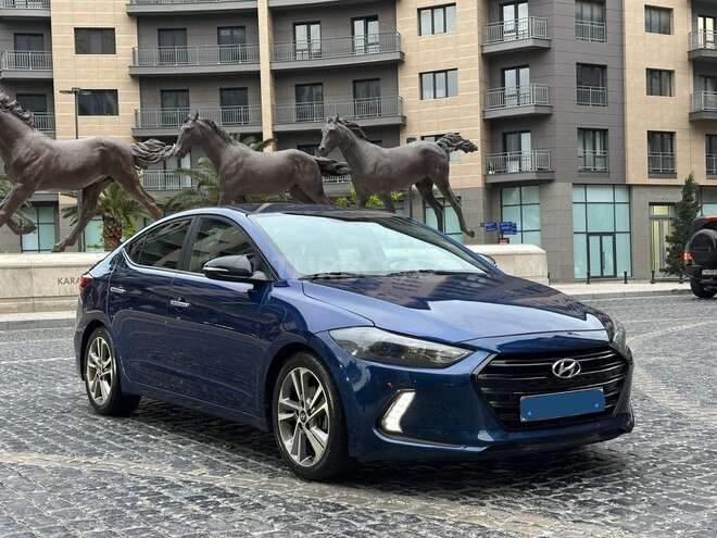 Hyundai Elantra-3