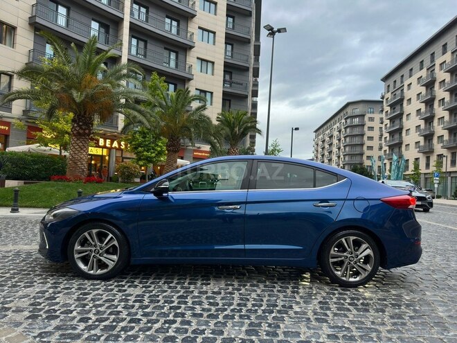 Hyundai Elantra-7