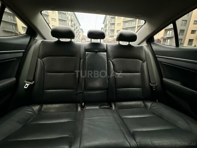 Hyundai Elantra-16