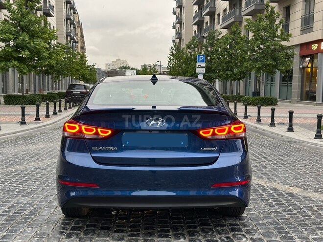 Hyundai Elantra-4