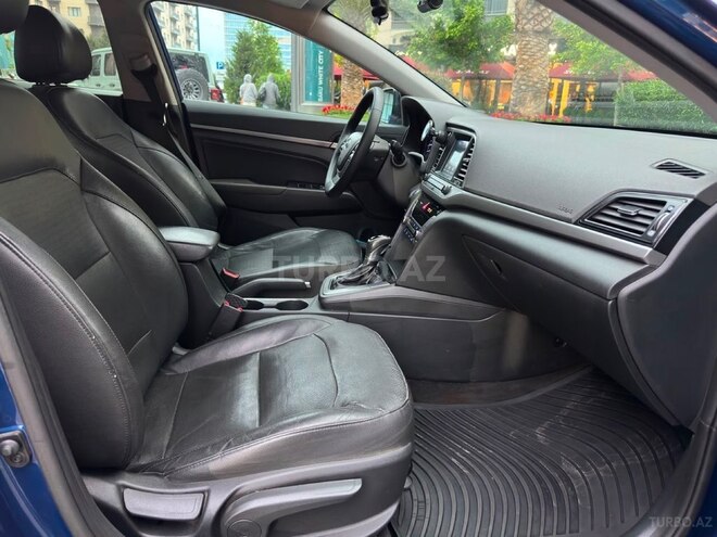 Hyundai Elantra-18