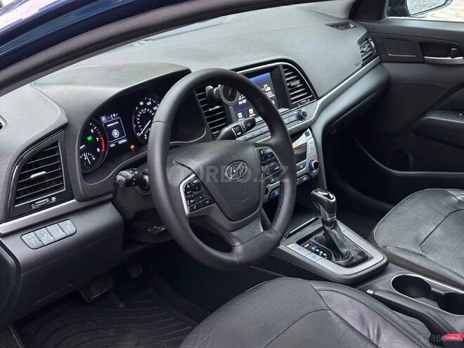 Hyundai Elantra-20