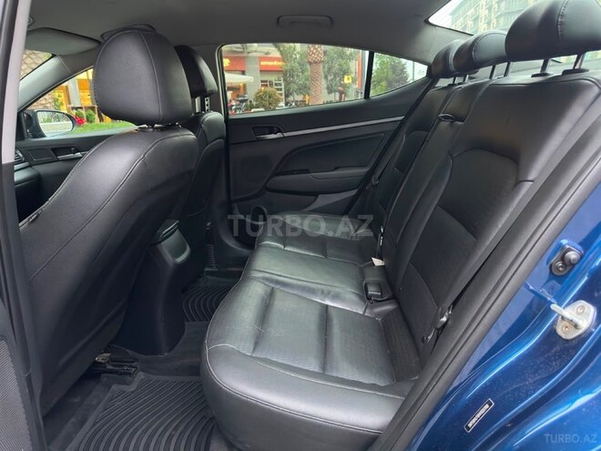 Hyundai Elantra-19