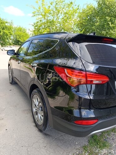 Hyundai Santa Fe-12