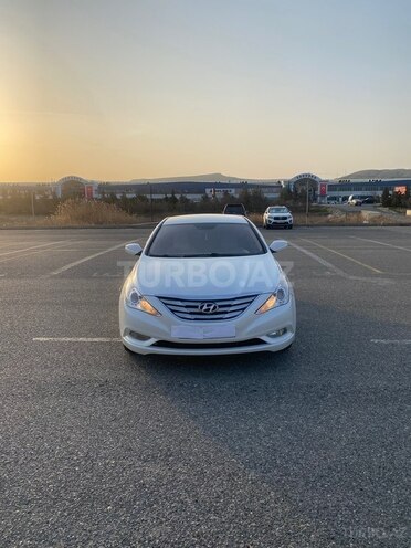 Hyundai Sonata-1