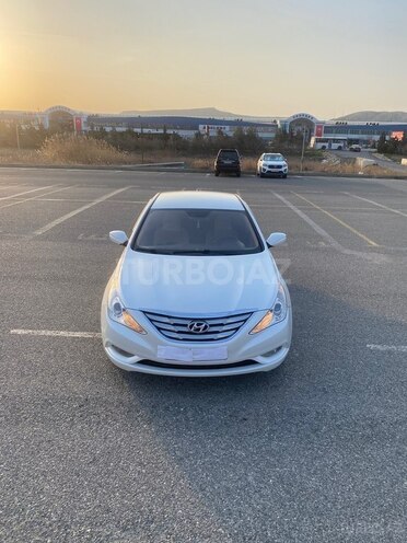 Hyundai Sonata-2
