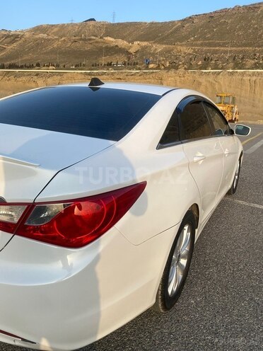 Hyundai Sonata-6
