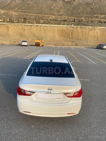 Hyundai Sonata-8