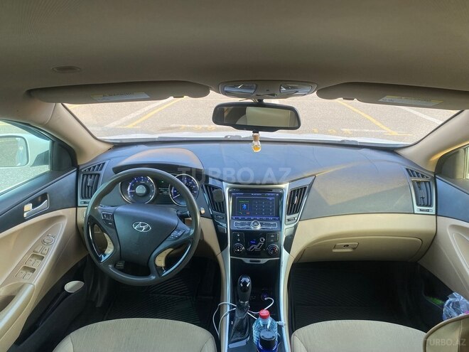 Hyundai Sonata-10