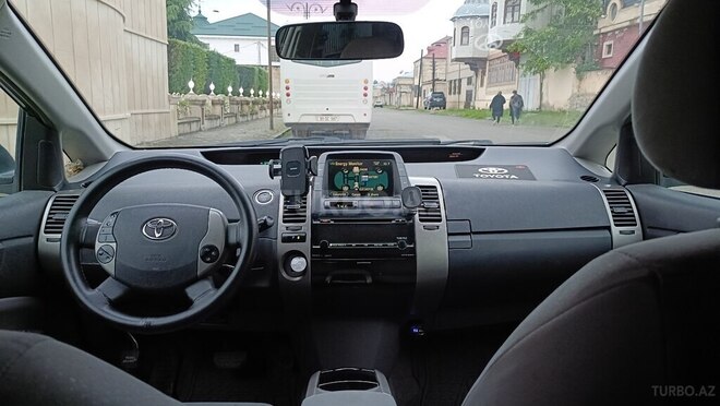 Toyota Prius-5
