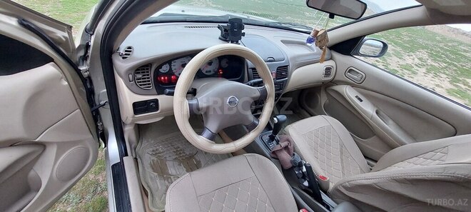 Nissan Sunny-7