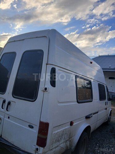 Ford Transit-2
