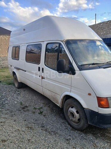Ford Transit-5