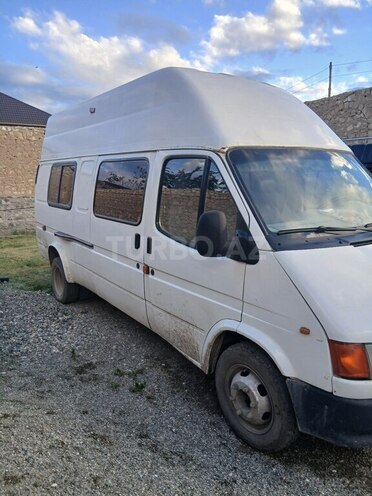 Ford Transit-8