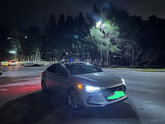 Hyundai Elantra-2