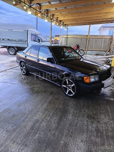 Mercedes 190-1