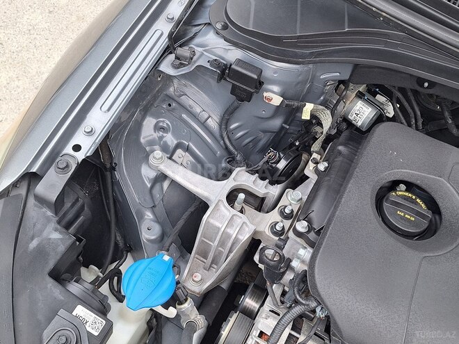 Hyundai Elantra-9