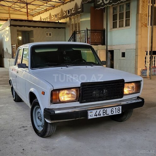 LADA (VAZ) 2107-1