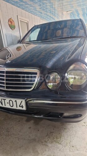 Mercedes E 270-2