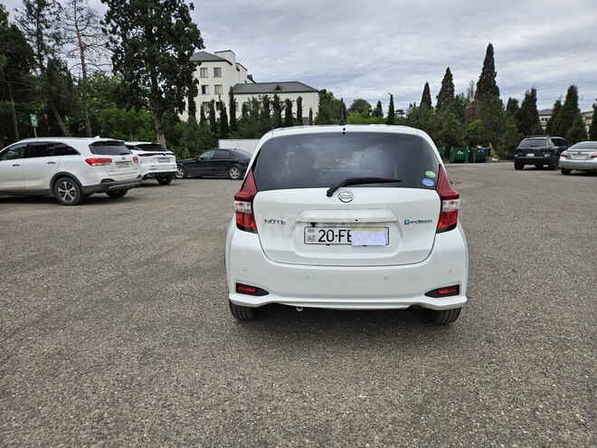 Nissan Note-7