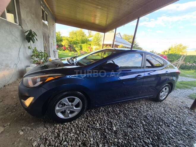 Hyundai Elantra-3