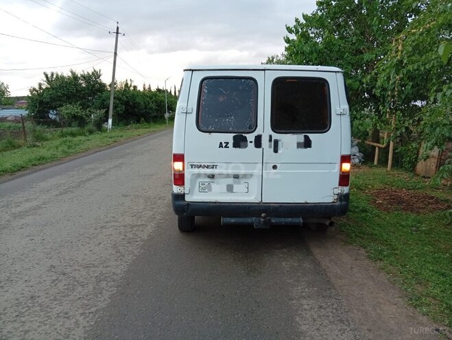 Ford Transit-7