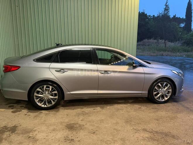 Hyundai Sonata-2