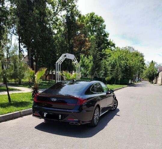 Hyundai Sonata-4