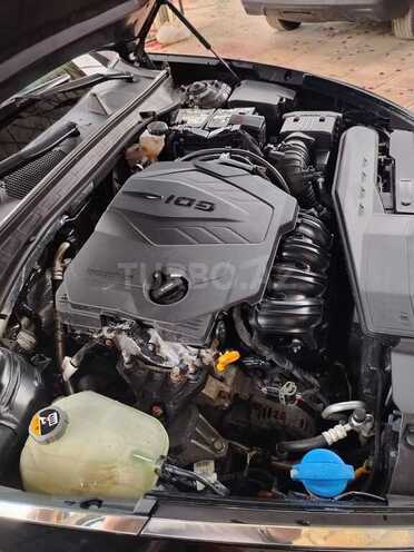 Hyundai Sonata-5