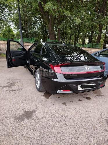 Hyundai Sonata-16