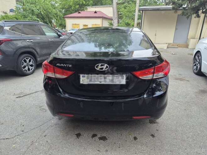 Hyundai Elantra-5