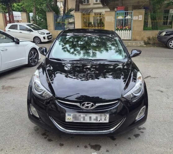 Hyundai Elantra-2