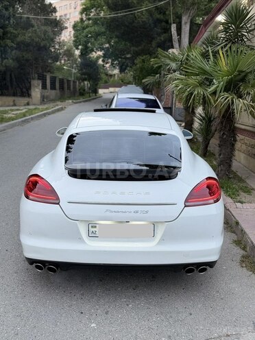 Porsche Panamera-8