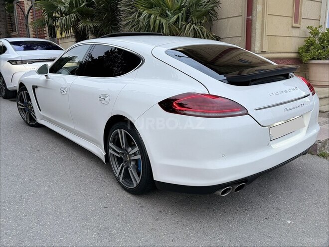 Porsche Panamera-7