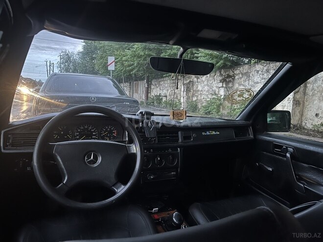 Mercedes 190-5