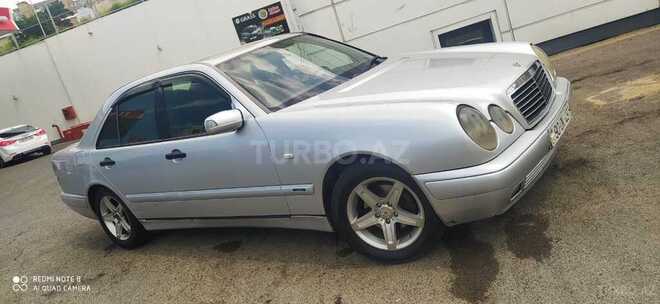 Mercedes E 220-3