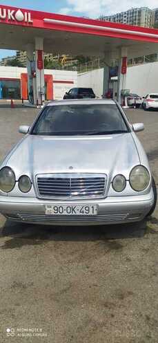 Mercedes E 220-2