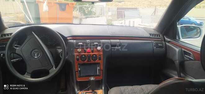 Mercedes E 220-6
